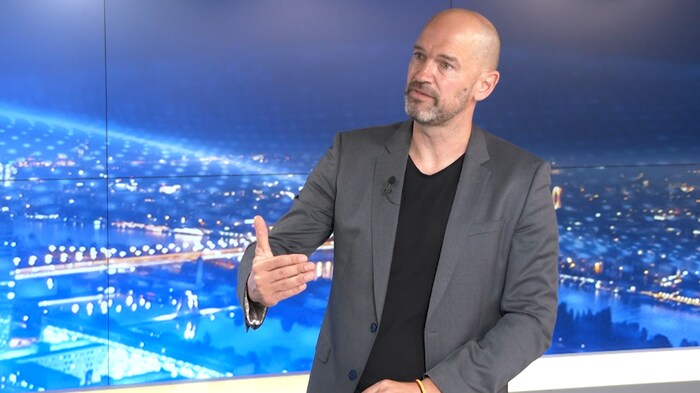 Lucerne ethics professor Peter G. Kirchschläger in the krone.tv talk