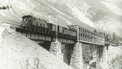 Die Tiroler Berge waren für die Pioniere des Bahnbaus eine große Herausforderung. Im Bild ein Güterzug auf der Ötztalbrücke der Arlbergbahn um das Jahr 1930.   (Bild: ÖNB Bildarchiv/Österr. Fremdenverkehr)