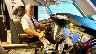 Manfred Marbler  in seinem Flugsimulator. (Bild: Marbler/zVg)