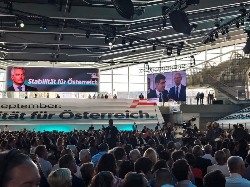 3500 people attended the ÖVP's election campaign kick-off. (Bild: Petja Mladenova)