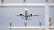 Urlauber fragen sich: Buchen oder warten?
