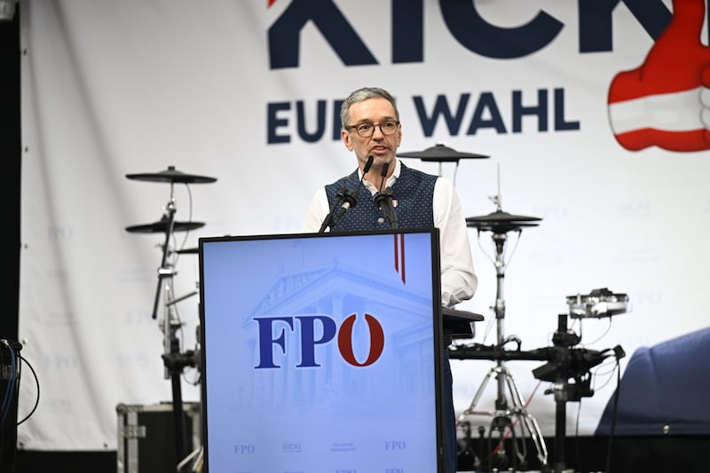 Kickl during his speech (Bild: Imre Antal)