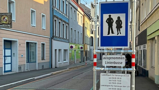 Linzer Straße has become a pedestrian zone, but the city bus is also allowed to drive through it. (Bild: Thomas Werth)