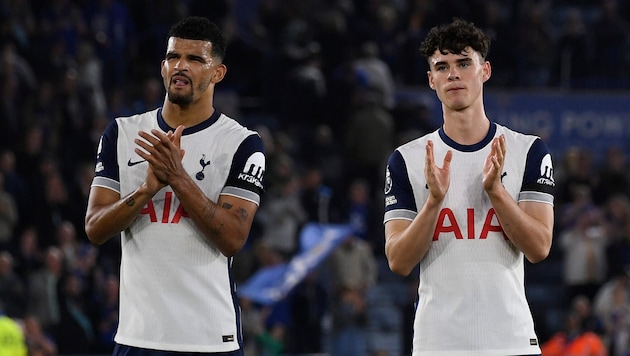 Dominic Solanke (left) joined Tottenham from Bournemouth for 64.3 million euros, while Archie Gray moved from Leeds United to Spurs for 41.25 million euros. (Bild: AP)