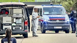 Stunden nach dem Attentat-Versuch durchsuchte die Polizei das Haus der Familie (Bild: Tschepp Markus, Krone KREATIV)