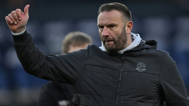 Bolton-Coach Ian Evatt (Bild: APA/AFP/JUSTIN TALLIS)