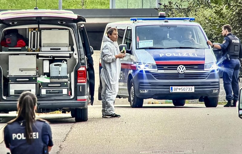 Hours after the assassination attempt, the police searched the family home (Bild: Tschepp Markus)