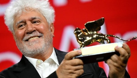 Strahlender Sieger: Kult-Regisseur Pedro Almodovar (Bild: APA/AFP/Alberto PIZZOLI)