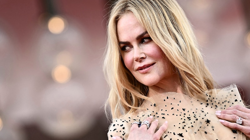 Nicole Kidman konnte ihren Preis nicht persönlich entgegennehmen. Sie musste nach dem Ableben ihrer Mutter zu ihrer Familie zurückfliegen. (Bild: APA/AFP/Marco BERTORELLO)