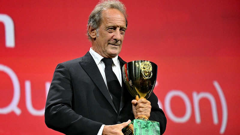 Vincent Lindon wurde für seine Rolle als alleinerziehender Vater geehrt. (Bild: APA/AFP/Alberto PIZZOLI)