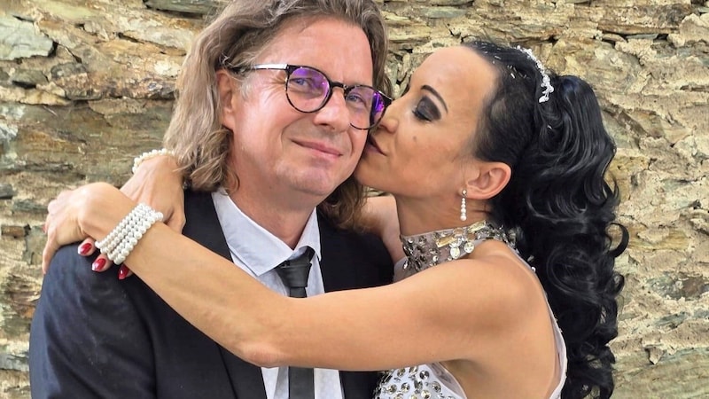 Artistically united in love: Nina Stern and Franky Wild said "I do". (Bild: Weber Franz/Franz Weber)