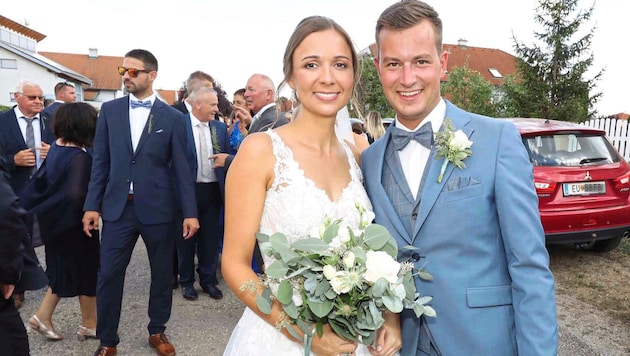 Carina und Peter, beide auch bei der Feuerwehr, erlebten ihren schönsten Tag im Leben. (Bild: Reinhard Judt/Krone KREATIV)