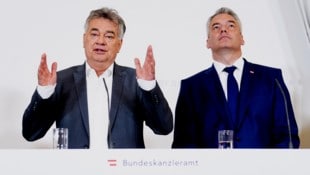 Hoch geflogen und tief gefallen: Werner Kogler (Grüne) und Karl Nehammer (ÖVP) (Bild: APA/EVA MANHART)