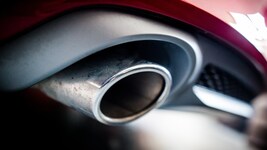 Die EU hat das Ende von Autos mit Verbrennermotor verschoben.