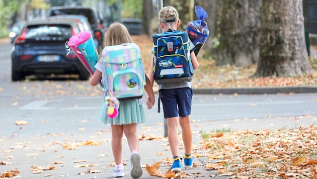 The way to school must not become a danger for the many pupils. (Bild: Jauschowetz Christian)