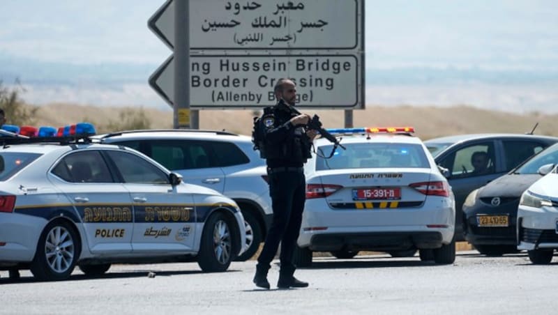 Der Grenzübergang wurde nach dem Anschlag abgeriegelt. (Bild: APA/AP)