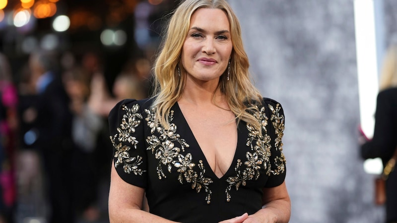 Kate Winslet is feeling hot again. (Bild: APA/Scott A Garfitt/Invision/AP)