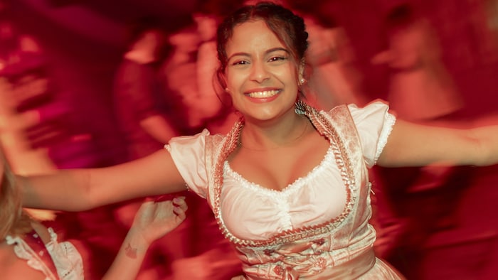 Young people can really party at the Studi Wiesn powered by kronehit on October 7 in the Kaiser Zelt.