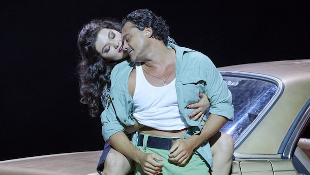 Carmen umgarnt Don José: die bejubelte Debütantin Aigul Akhmetshina mit Vittorio Grigolo (Bild: © Wiener Staatsoper / Michael Pöhn)