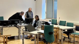 Ohne Symptome sitzt die 40-Jährige beim zweiten Prozesstag auf der Anklagebank.