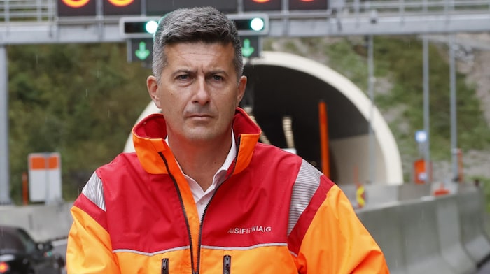 As project manager of the tunnel construction site, Hanspeter Treichl is also confronted with ...