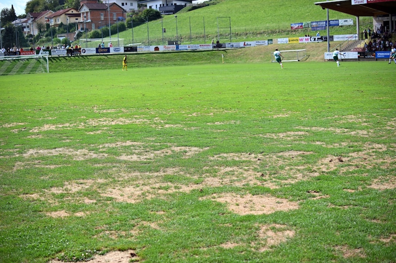 Der Platz in Feldkirchen ist zurzeit schwer zu bespielen. (Bild: Sobe Hermann/H.Sobe)