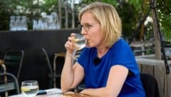 Umweltministerin Gewessler wählte den Yppenmarkt für unsere neue Serie „Auf einen Spritzer mit ...“. (Bild: Heinz Stephan Tesarek)