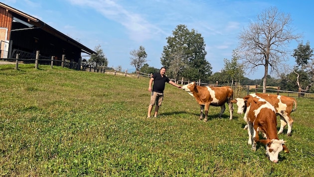 Florian Jakopitsch bringt der Bevölkerung die Arbeit der Landwirte näher. (Bild: Elisa Aschbacher)