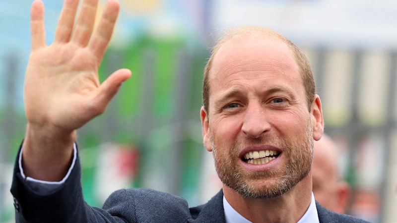 Prince William during his visit to Wales - the heir to the throne has been sporting a bold beard since the summer. (Bild: APA Pool/AFP/Phil Noble)