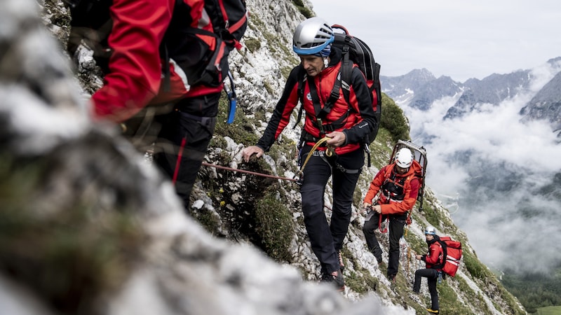 Tyrol's mountain rescuers are well equipped. What few people know: The rescuers have to finance most of their equipment themselves. (Bild: Österreichischer Bergrettungsdienst Land Tirol)