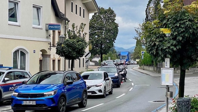 Golling's town center is the alternative hotspot: if the block clearance is active before the Ofenau tunnel, there will soon be congestion on the roads off the A10. (Bild: zVg)