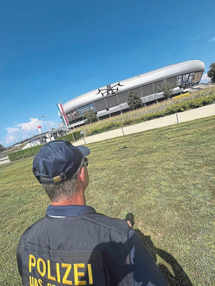 In addition to hundreds of officers from Carinthia and colleagues requested from other federal ...