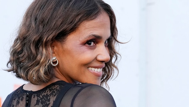 Halle Berry raves about her partner Van Hunt. (Bild: AP ( via APA) Austria Presse Agentur/Chris Pizzello/Invision)