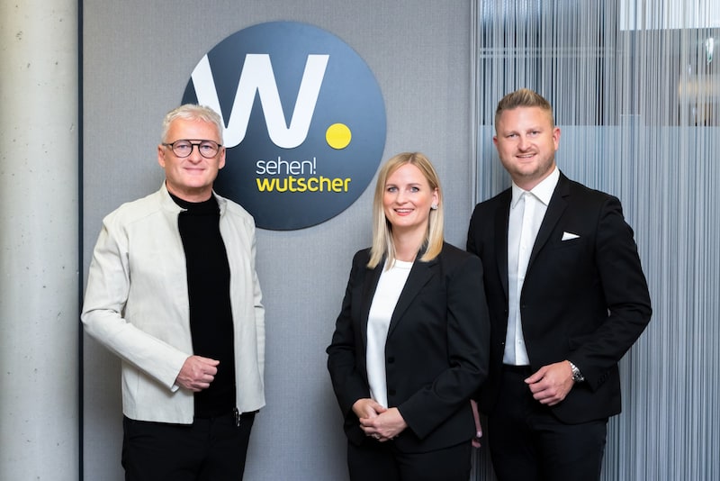 Fritz Wutscher senior (left) has handed over the reins to his children Alexandra Wutscher-Hold and Fritz Wutscher junior. (Bild: Conny Pa Photography)