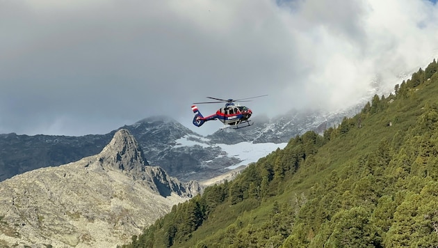 The police helicopter was also deployed. (Bild: ZOOM Tirol)