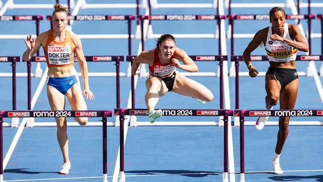 Isabel Posch (center) wants to show off once again in Talence. (Bild: GEPA pictures)