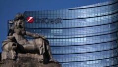 Zur UniCredit gehört auch die Bank Austria. (Bild: AFP/GABRIEL BOUYS)