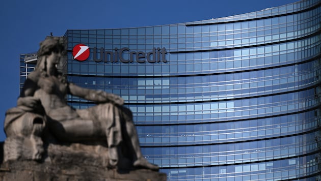 Zur UniCredit gehört auch die Bank Austria. (Bild: AFP/GABRIEL BOUYS)