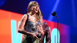 US-Sängerin Taylor Swift („Fortnight“) hat bei der Verleihung der MTV Video Music Awards Trophäen gesammelt.  (Bild: APA Pool/Getty Images via AFP/GETTY IMAGES/Noam Galai)