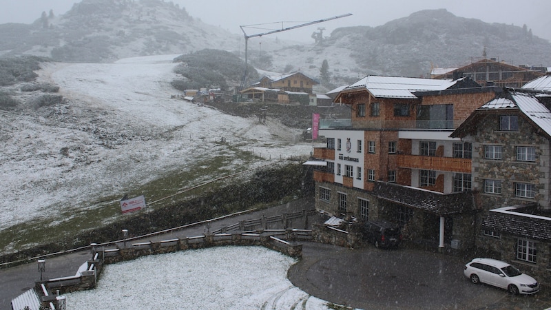 In Obertrauern breitet sich der Schnee ebenfalls bereits aus. (Bild: foto-webcam.eu)