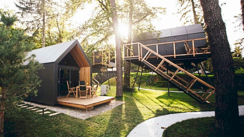 Luxus-Glamping im Naturpark direkt an der Drau. (Bild: Chocholate Village)