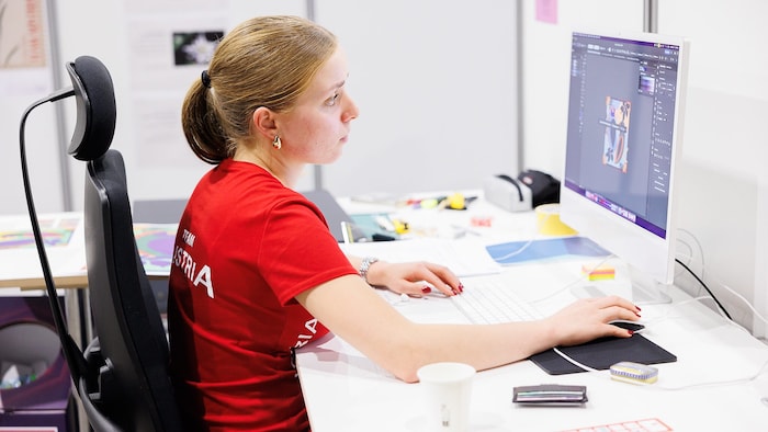 Johanna Haimel competes as a graphic designer