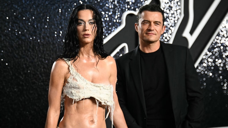 US-Sängerin Katy Perry hatte ihren Lebensgefährten Orlando Bloom bei den VMAs dabei. (Bild: APA Pool/AFP/ANGELA WEISS)