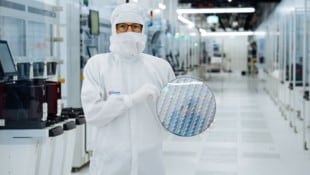 Auf dem neuen 300 Millimeter Wafer deutlich mehr Chips Platz – eine Weltneuheit aus Villach. (Bild: Infineon Austria)