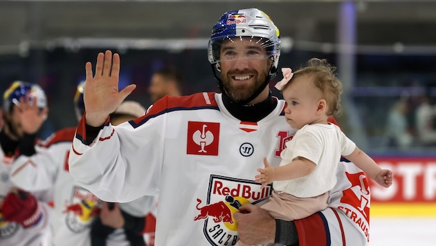 Hallo Eisbullen-Fans: Andrew Rowe. (Bild: Tröster Andreas)