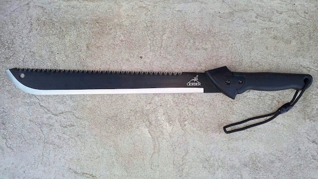 Der betrunkene Pole schwang bedrohlich eine Machete (Symbolbild) gegen seine Frau. (Bild: Wikipedia)