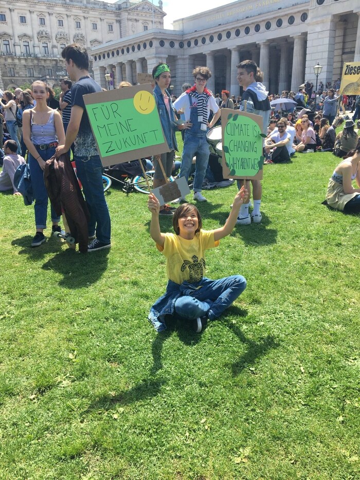Daniel Pöll as a 13-year-old at a "Fridays for future" demonstration in Vienna.