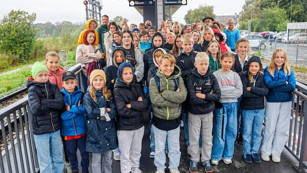 Pupils and commuters - for them, only every second local train stops in Nussdorf-Weitwörth. (Bild: Markus Tschepp)