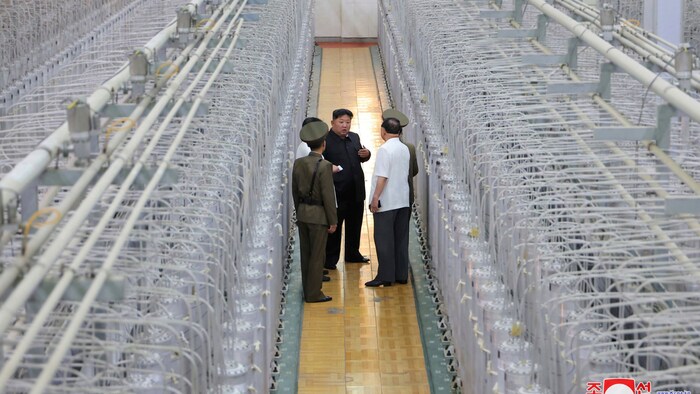 Das nordkoreanische Regime veröffentlichte mehrere Aufnahmen, die den Diktator in der Anlage ...