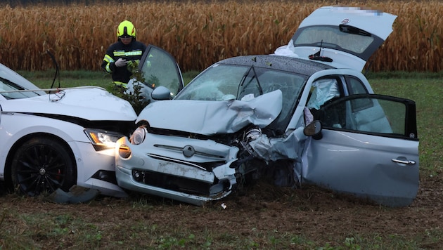 Both vehicles were completely deformed (Bild: Matthias Lauber/laumat.at/laumat)